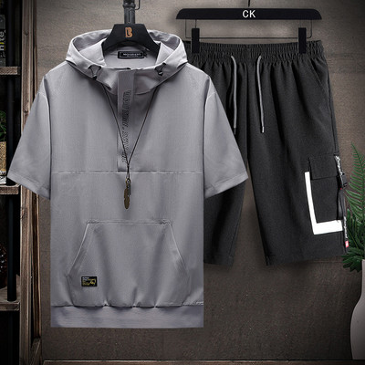 Meeste vabaaja komplekt T-särgist ja lühikestest pükstest - kolmes värvitoonis