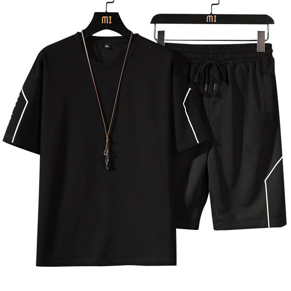 Καθημερινά ανδρικά σετ από δύο μέρη - ένα καθαρό μοντέλο