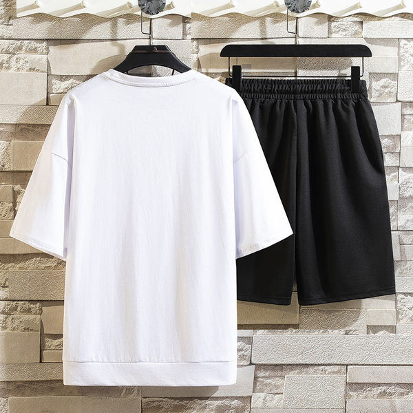 Ανδρική αθλητική φόρμα με εφαρμογή και επιγραφή