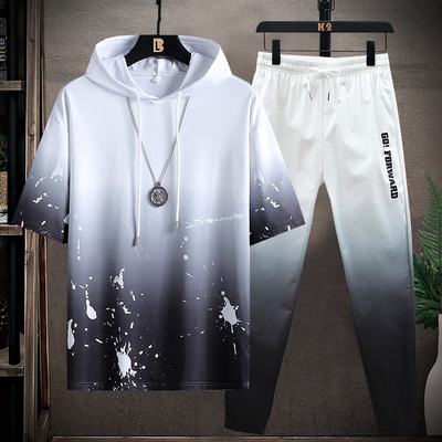 Casual meeste T-särkide komplekt kapuutsiga ja kolmes värvitoonis püksid