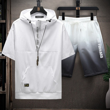 Нов модел мъжки комплект от две части тениска с качулка и къси панталони