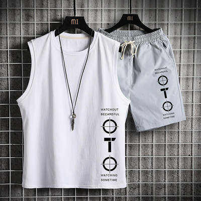 Meeste igapäevane spordimeeskond kirjaga