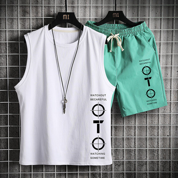 Meeste igapäevane spordimeeskond kirjaga