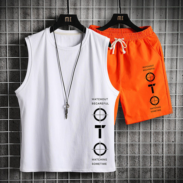 Meeste igapäevane spordimeeskond kirjaga