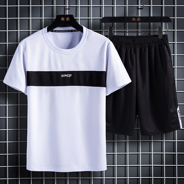 Vyriškas sportinis komplektas tinkantis vasarai