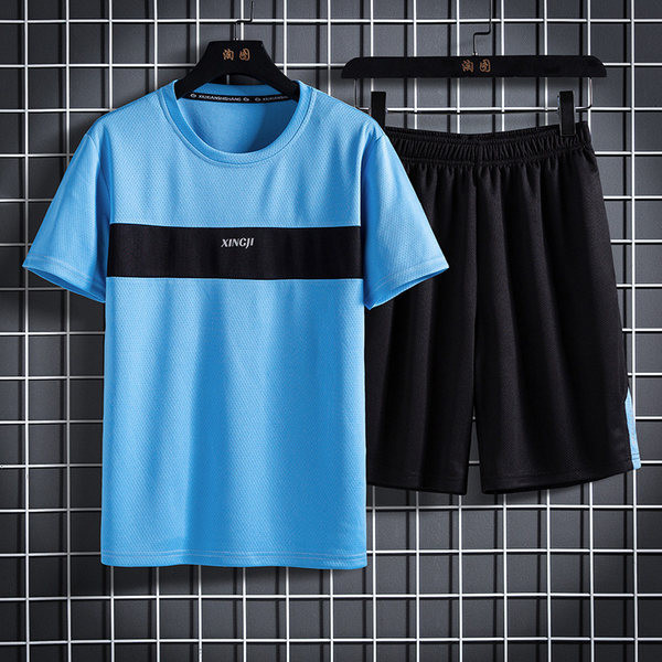 Vyriškas sportinis komplektas tinkantis vasarai