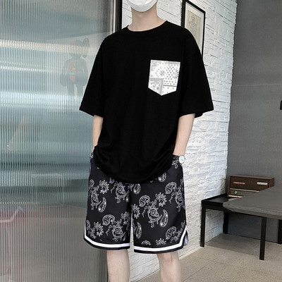 Meeste vabaaja komplekt - taskuga T-särk ja lühikesed püksid