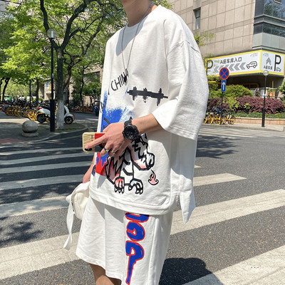 Suvised spordi- ja päevakomplekt meestele - T-särk ja lühikesed püksid