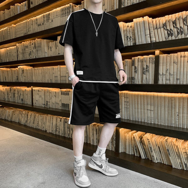 Vīriešu ikdienas komanda no divām daļām trīs krāsās