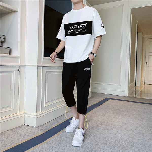 Vīriešu sporta-gadījuma komplekts no T-krekla un 3/4 biksēm