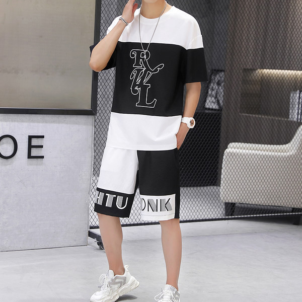 Vīriešu sporta komanda ar īsām piedurknēm un ovālu kakla izgriezumu