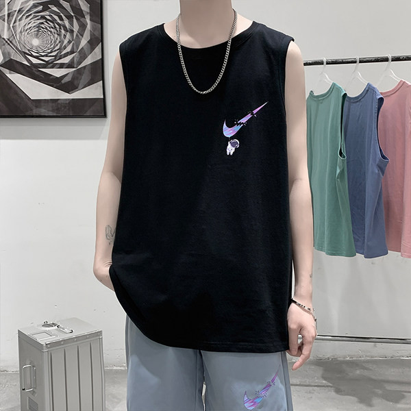 Vīriešu sporta ikdienas komplekts ar topu un šortiem