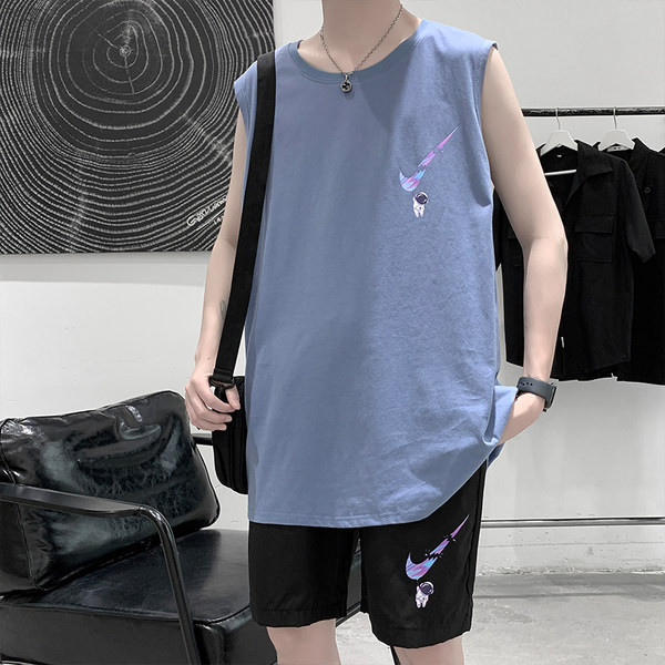 Vīriešu sporta ikdienas komplekts ar topu un šortiem