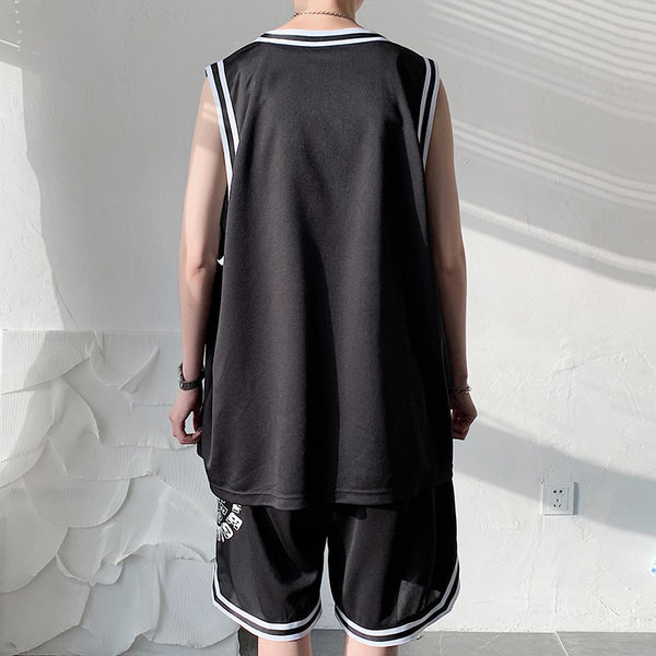 Σετ καλοκαιρινών σπορ για άντρες - φανελάκι και σορτς