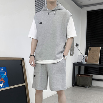 Летен спортен комлект от тениска с качулка и шорти