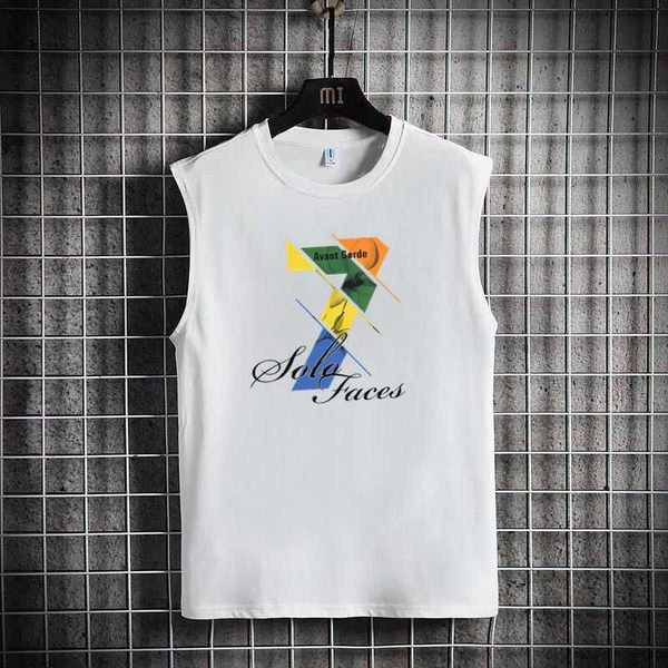 Ανδρική αθλητική φόρμα με οβάλ λαιμόκοψη και απλικέ