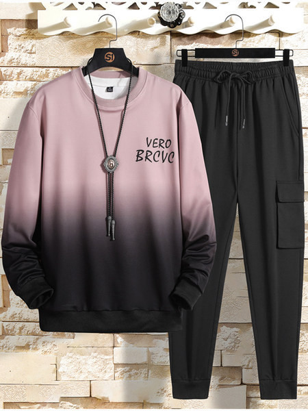 Pikkade varrukatega, ovaalse dekoltee ja kirjaga meeste spordimeeskond