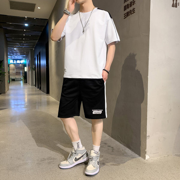 Uus mudel meeste spordimeeskond kahes osas kolmes värvitoonis