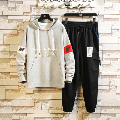 Novi model sportske ekipe s kapuljačom i natpisom za muškarce