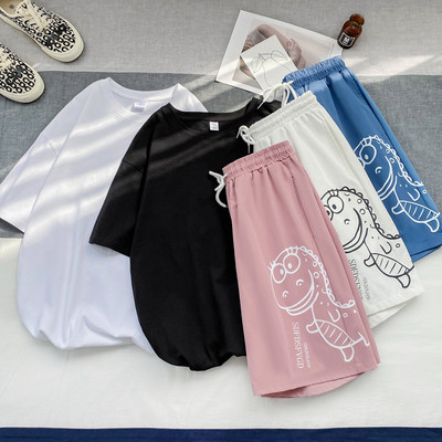 Летен комплект от тениска и шорти с апликация