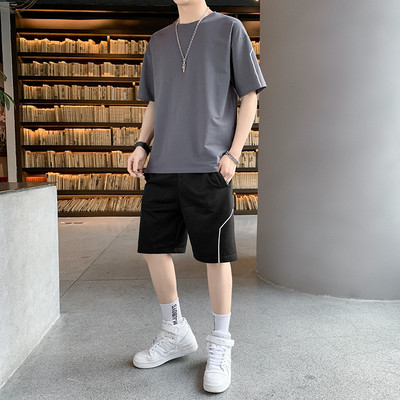 Meeste päevatiim kolmes värvitoonis