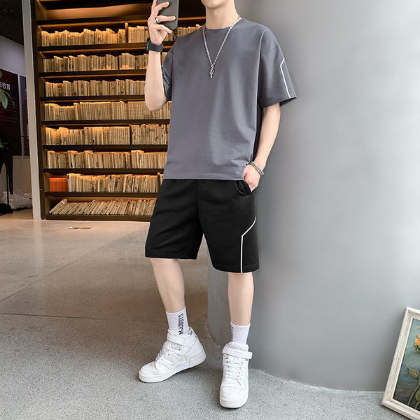 Meeste päevatiim kolmes värvitoonis