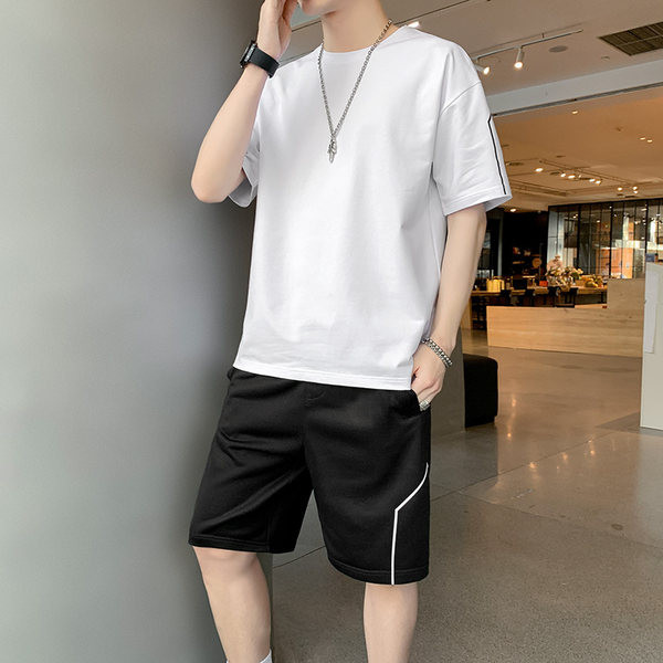 Meeste päevatiim kolmes värvitoonis