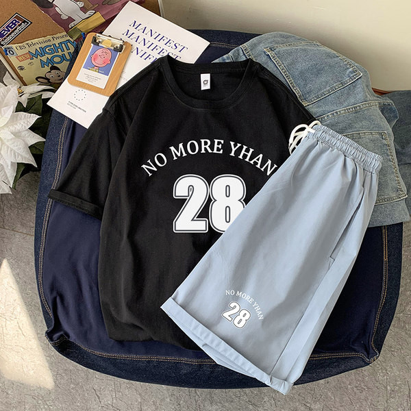 Vasaras komplekts - T-krekls un šorti piemēroti sportam un ikdienai