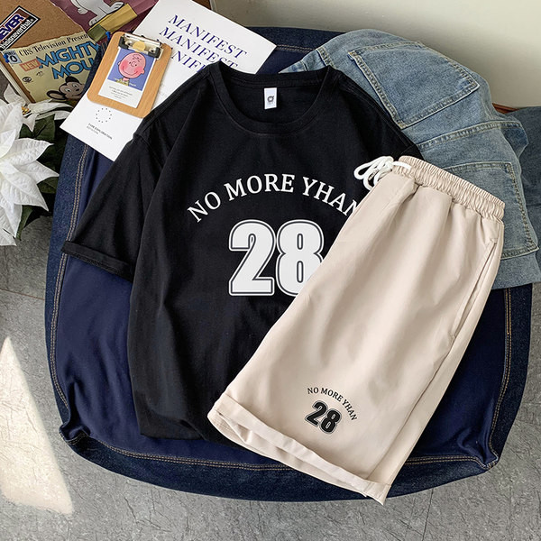 Vasaras komplekts - T-krekls un šorti piemēroti sportam un ikdienai