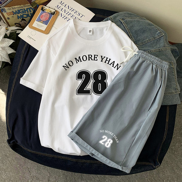 Vasaras komplekts - T-krekls un šorti piemēroti sportam un ikdienai