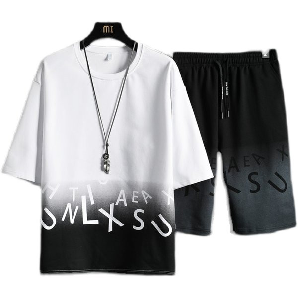 Dienas komplekts no divām daļām ar uzrakstiem