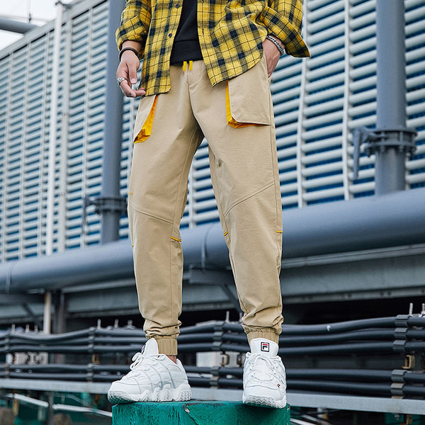 Ανδρικά αθλητικά παντελόνια με μαύρες τσέπες