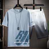 Vabaaja komplekt lühikeste varrukatega T-särgi ja lühikeste pükstega meestele