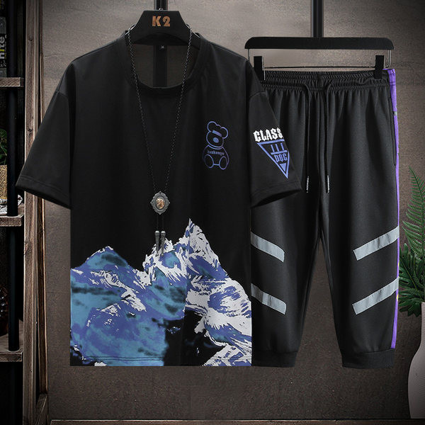 Ανδρικό αθλητικό καθημερινό σετ  με δύο μέρη - μπλουζάκι με οβάλ λαιμόκοψη και 7/8 παντελόνι