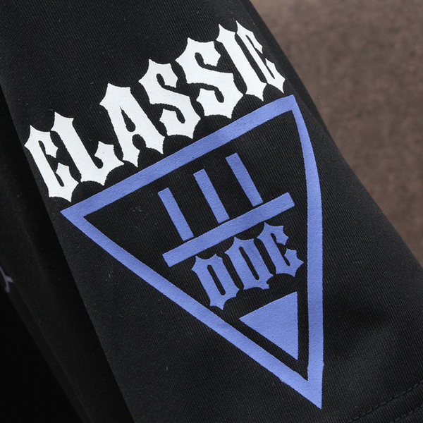 Ανδρικό αθλητικό καθημερινό σετ  με δύο μέρη - μπλουζάκι με οβάλ λαιμόκοψη και 7/8 παντελόνι