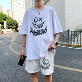 Suvine komplekt meestele - laia lõikega T-särk ja lühikesed püksid