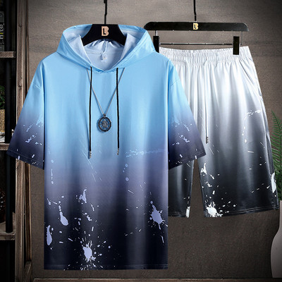 Suvine meeste kaheosaline kapuutsiga T-särk ja lühikesed püksid