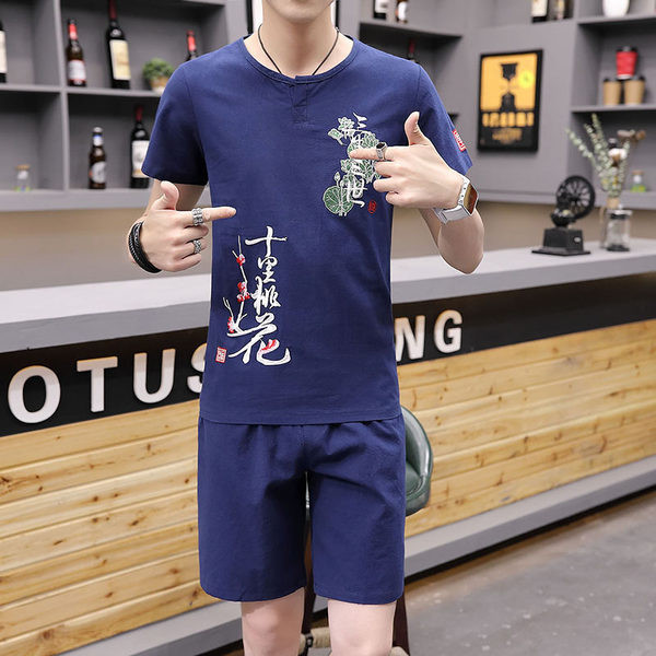 Ανδρικά σετ με κέντημα και  ντεκολτέ