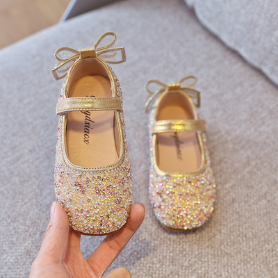 Takjapaelte ja paeltega lastejalatsid