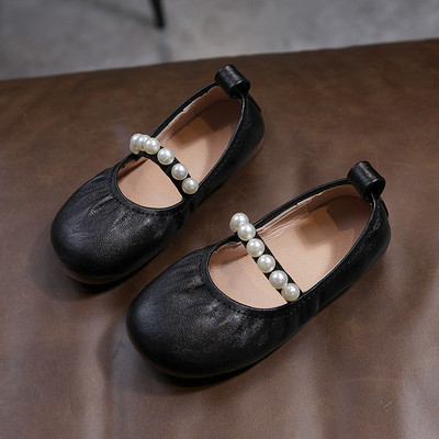 Pärli kaunistusega ümarad kingad tüdrukutele