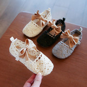 Vabaaja laste hingavad jalanõud mitmes värvitoonis paelaga