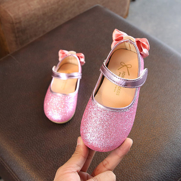 Bērnu spīdīgas kurpes ar lentīti