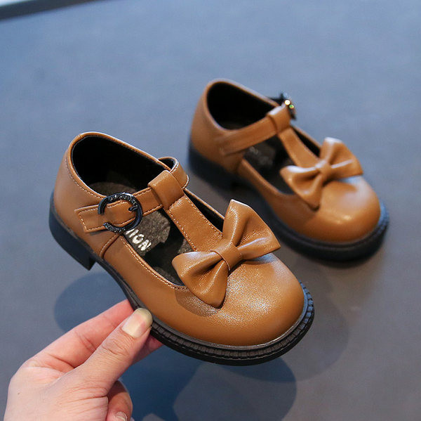 Bērnu apavi no eko ādas ar lenti un sprādzi