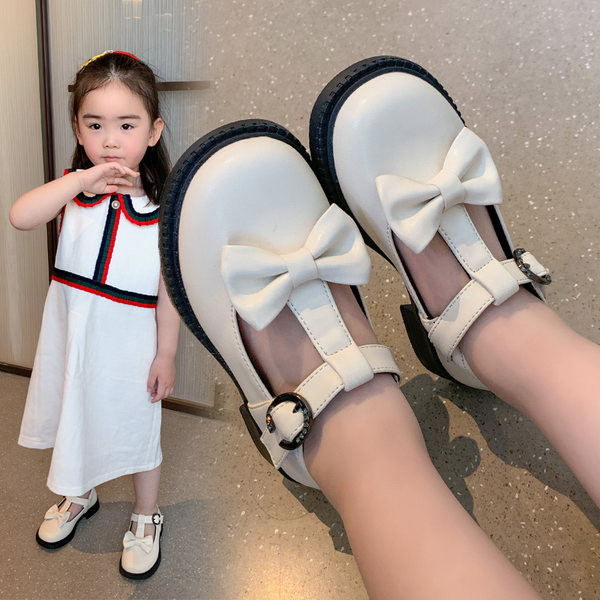 Bērnu apavi no eko ādas ar lenti un sprādzi