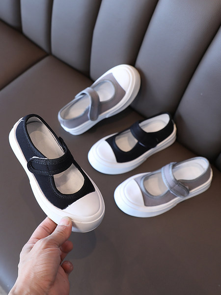 Jauns bērnu ikdienas apavu modelis ar velcro aizdari un plakanu zoli