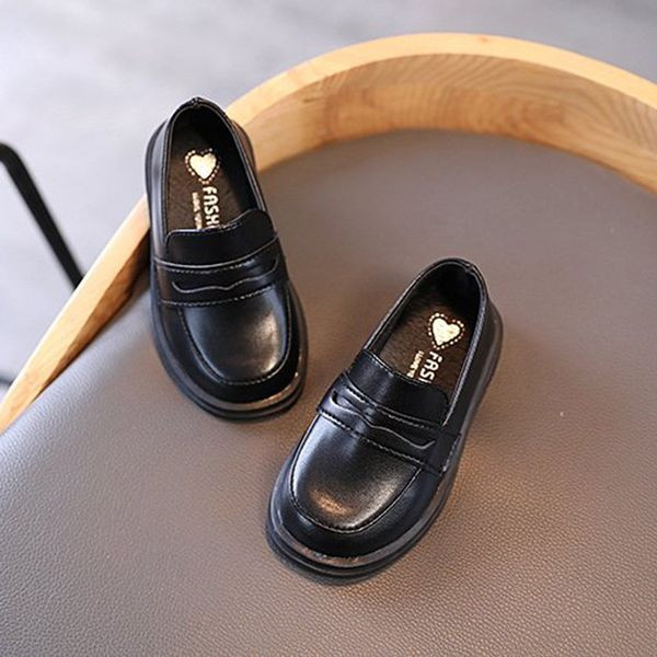 Nahast lastejalatsid tüdrukutele ja poistele