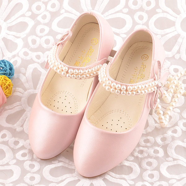 Laste teravatipulised pärlite ja paelaga kingad