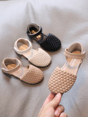 Uus mudel ökonahast takjakinnitusega lastejalatsid