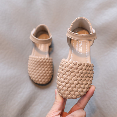 Uus mudel ökonahast takjakinnitusega lastejalatsid