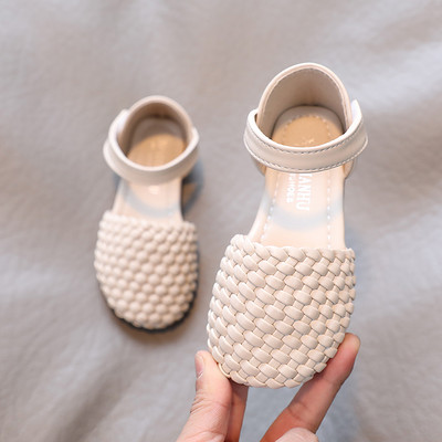 Uus mudel ökonahast takjakinnitusega lastejalatsid